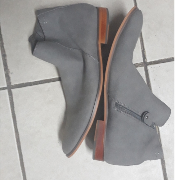 Gray Shoes - Picture 2 of 8